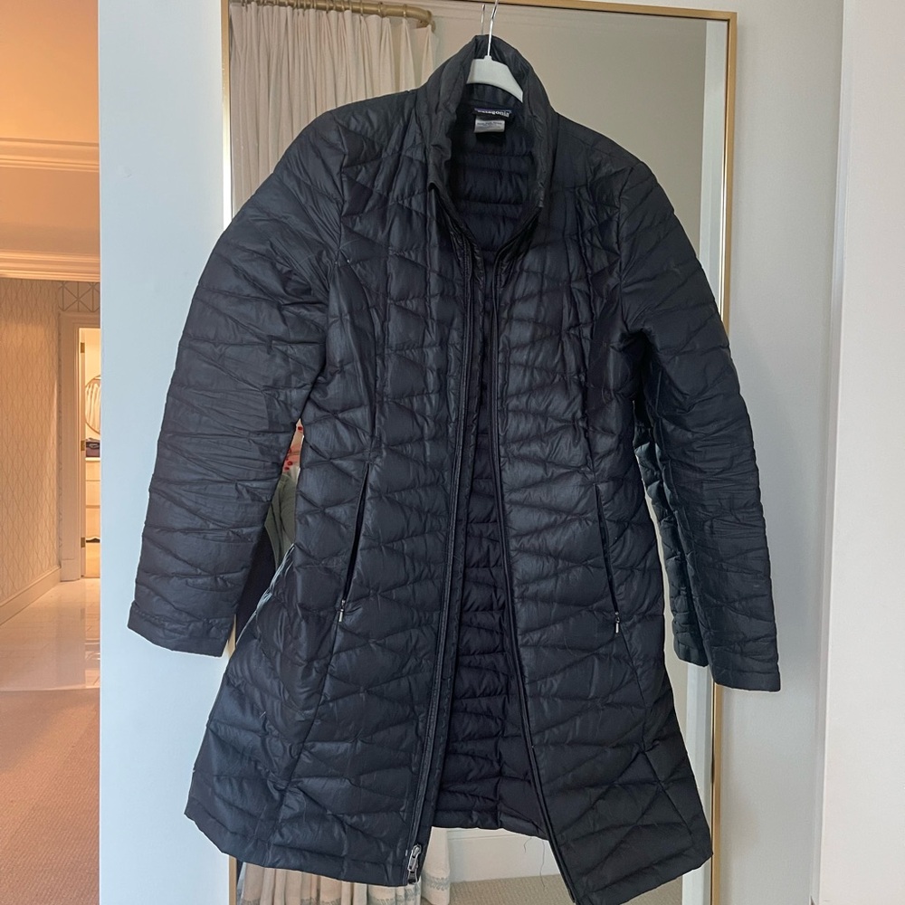 Women’s Patagonia Puffer Coat in Black